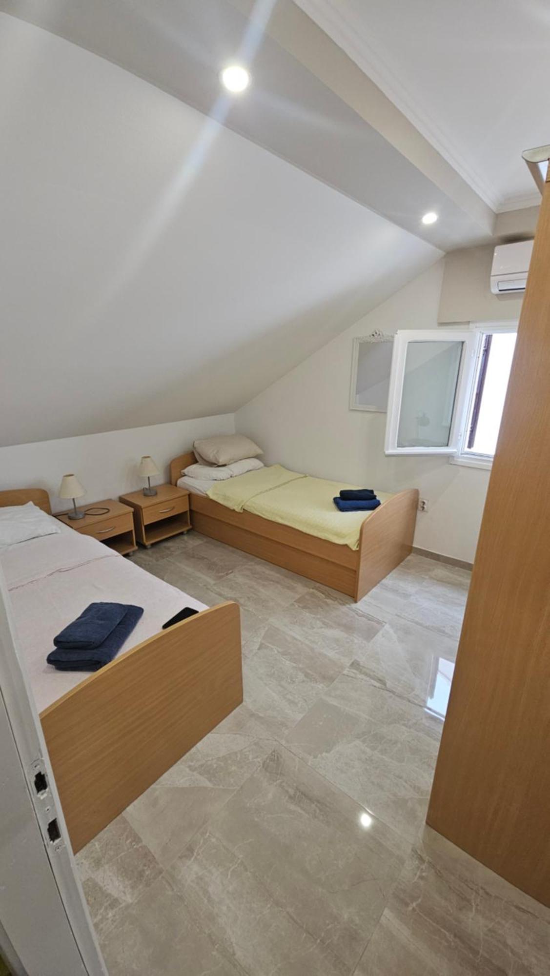 Posejdon Apartments กอร์จูลา ภายนอก รูปภาพ